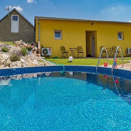 Guest house Berunka *